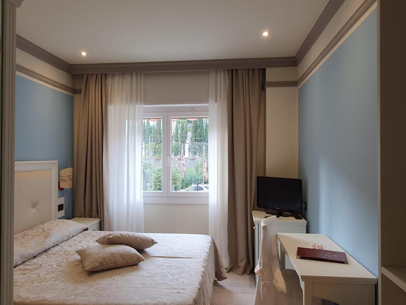 Regina Hotel 4*