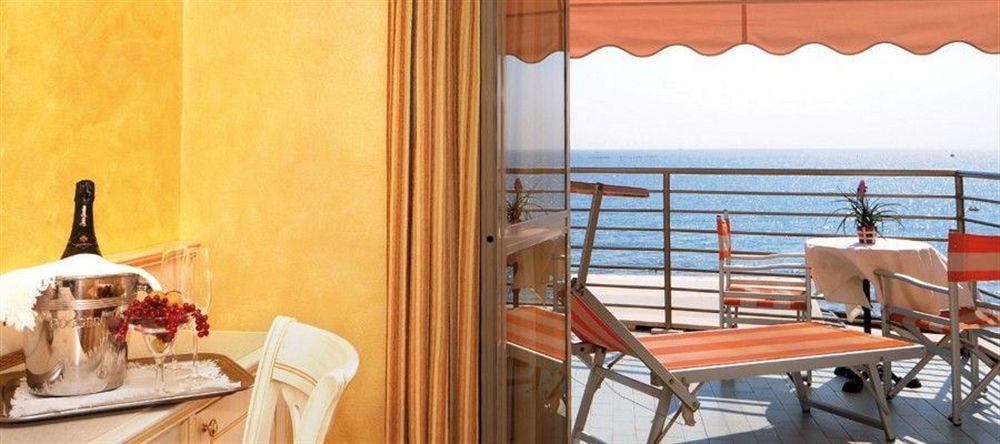 Regina Hotel 4*